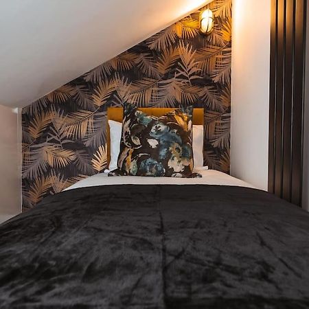 グラスゴーThe West End Loft - 5* Retreat - Private Parking!アパートメント エクステリア 写真